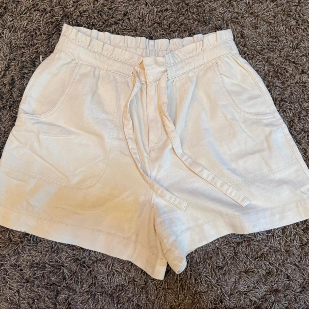 Old Navy Women's High Waist cream denim drawstring shorts